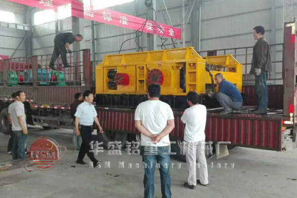 時產(chǎn)200方雙齒輥破碎機(jī)多少錢一臺